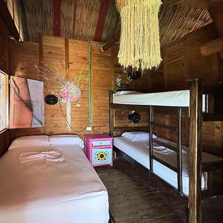 Готель Casa En El Agua Tintipan Island Екстер'єр фото