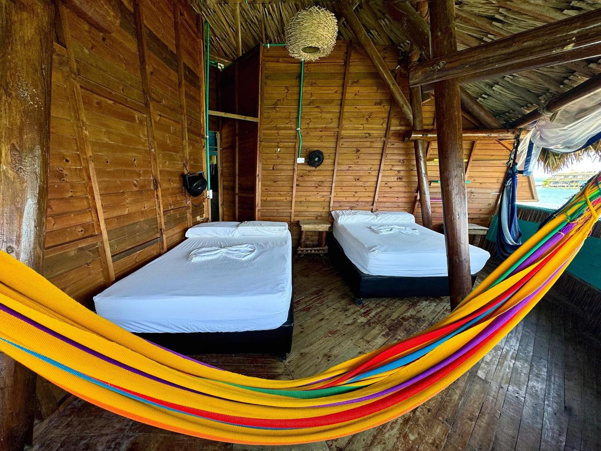 Готель Casa En El Agua Tintipan Island Екстер'єр фото